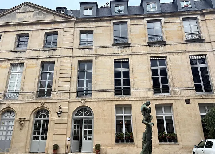 Le Marais Place Des Vosges Daire Paris