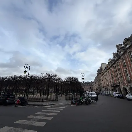 Le Marais Place Des Vosges * Paris