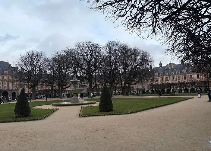 アパート Le Marais Place Des Vosges *