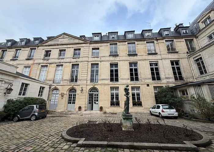 Le Marais Place Des Vosges アパート *