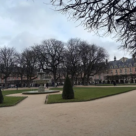 アパート Le Marais Place Des Vosges *
