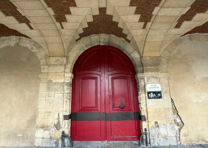 Le Marais Place Des Vosges